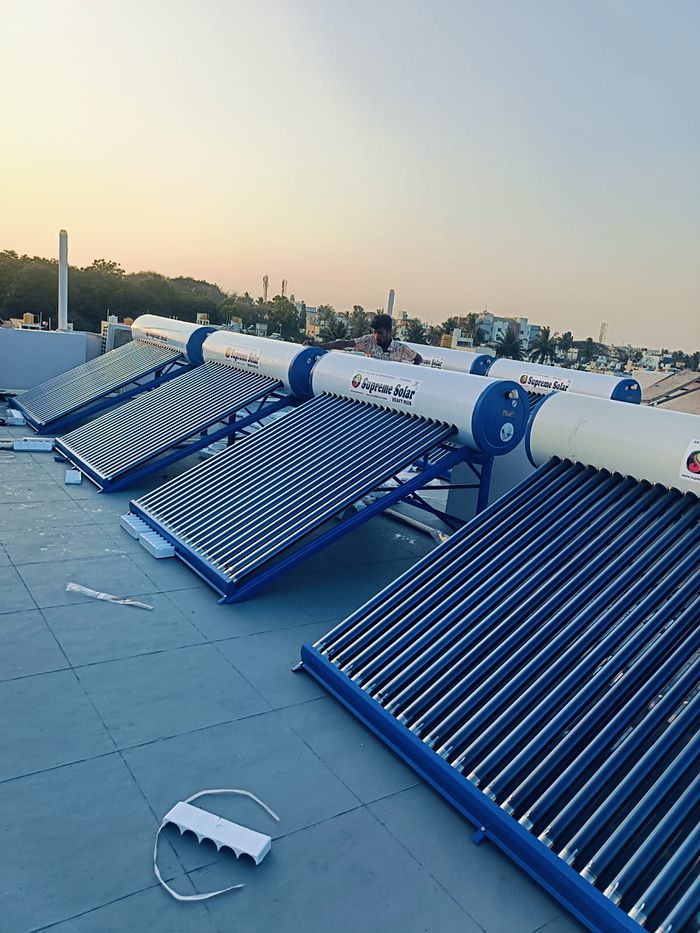 Rooftop solar water heating array